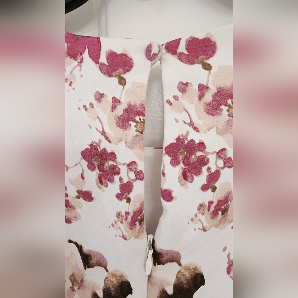 White House Black Market Floral Sleeveless Dress, lined & with pockets! - Picture 6 of 6